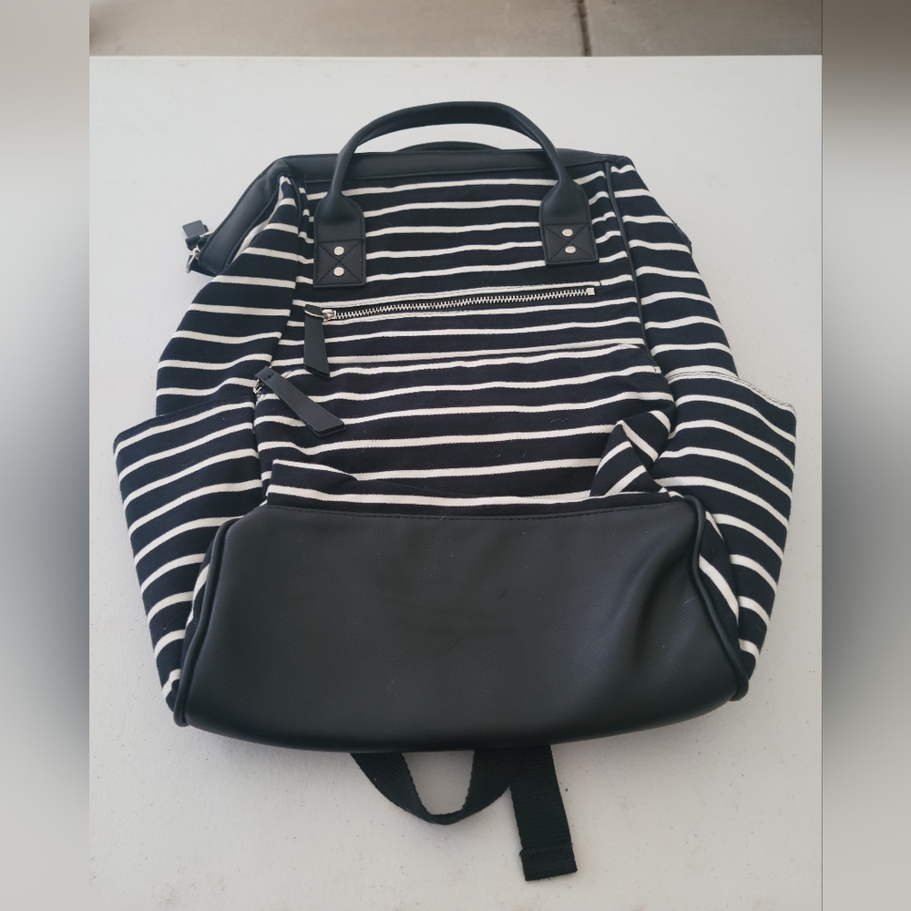New Without Tag Wild Fable Black Interior Backpack